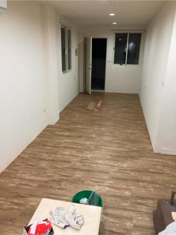 杰輝室內裝潢工程行 專業地板、窗簾、矽利康 - 2mm木紋塑膠地板