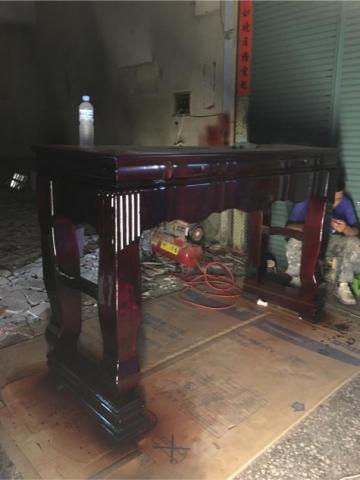 玖佰益時尚油漆外牆防水PU工程 - 神明桌,烤漆染色,成品 玖佰益時尚油漆外牆防水PU工程 - 神明桌,烤漆染色,成品