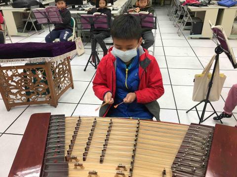 竹瑄樂坊 - 團課學生練習中