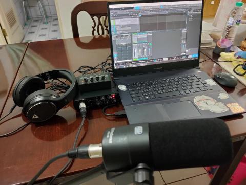 二拔愛說話 - PODCAST錄音製作