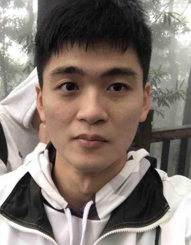 提供奧數教程服務的專家謝秉鴻 