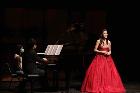 徐宜均 - 演出側拍