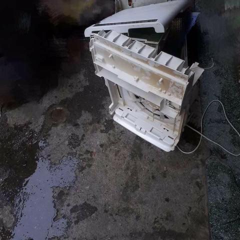 陳育新 - 清淨機泡水修理