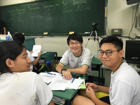 Alan專業數學家教 - 時間：2019年/03月~05月(三個月)
地點：高雄高工(電機科)
課程：高二數學

參與 素養導向協同教學
擔任 數學科授課助教
負責 教授高二數學