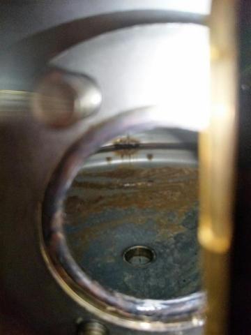 征匞科技有限公司 - 儲熱式電熱水器水垢-清潔後