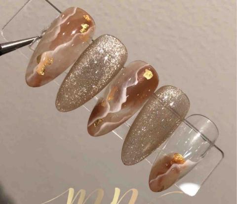 提供沙龍染髮劑服務的專家弄甲成妃 行動沙龍美甲