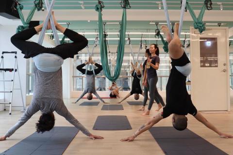 🕊BeFree🌼皮拉提斯/核心訓練/體重管理🍎 - 空中伸展課程-透過吊床的張力幫助脊椎扭轉