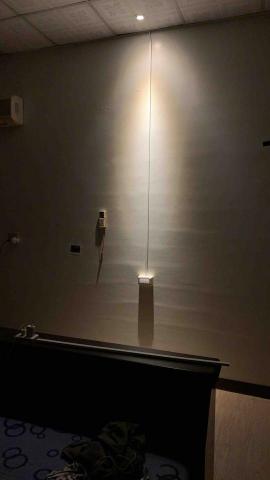 梁宏義 - 新增床頭燈