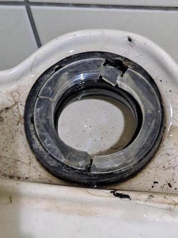 林志成 - 噴射型鎖緊塑膠環故障更換