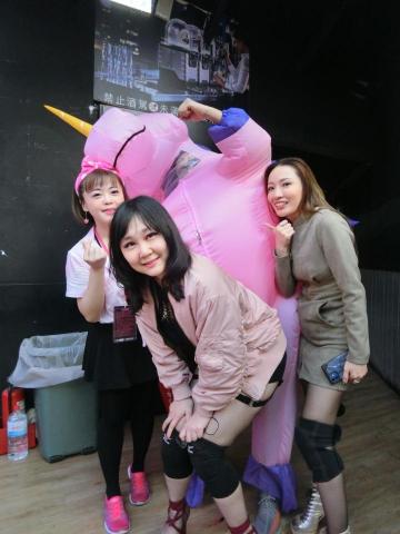 Holly Lu - 聖誕節椅子舞表演