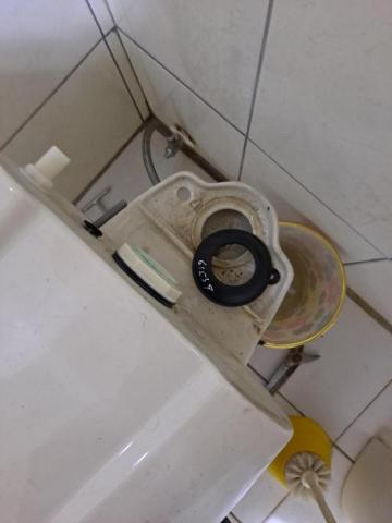 林志成 - 噴射型馬桶更換橡膠軟墊及漏水處理