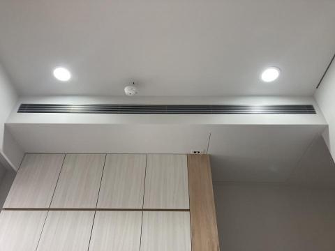 國合空調職人所 - 大金吊隱式冷氣配合裝潢，採用鋁製無框出風口，質感提升!