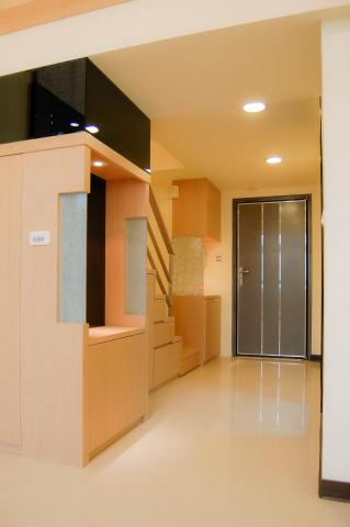 杞菘設計顧問 - 8坪挑高住在