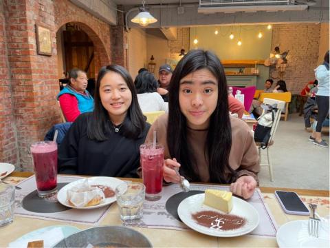 程千祐 - 為左邊那位