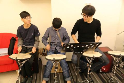 李子杰 - 上課紀錄（2）
於御將音樂打擊系統任職時