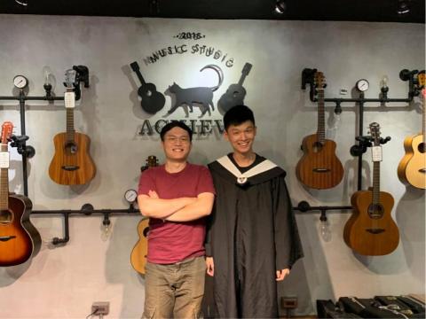 李軍吉他教師室 - 