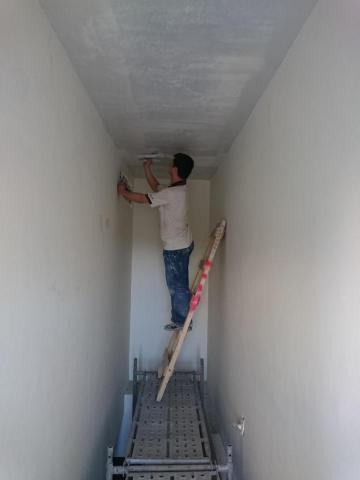 黃宏森 - 樓梯間施工