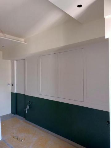 旗勝油漆 - 噴漆上下分色