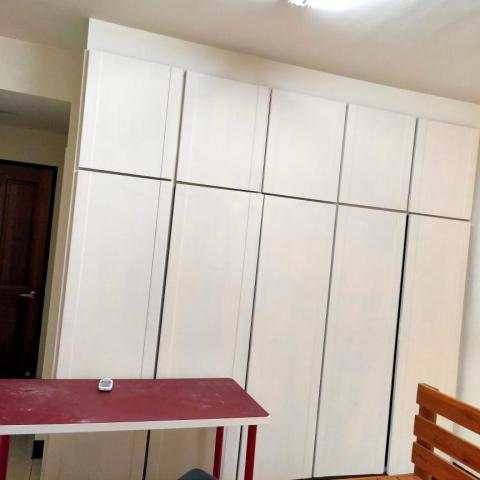 七彩油漆工程 - * 衣櫥改色刷新 *