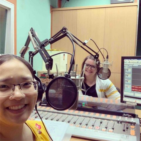 張康寧 - 英文廣播節目錄製