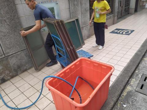 一捷環保清潔工程 -  一捷環保清潔工程 -