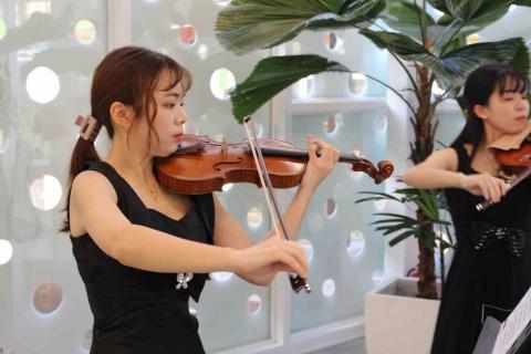 Julie老師音樂工作室 - 餐敘中表演側拍