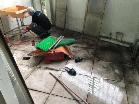 潔新環保清潔企業社 -  陽台清潔前