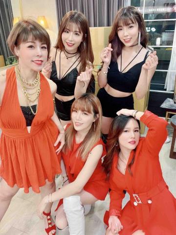 ShinyBand / 閃亮琴人 / 婚禮樂團 /活動樂團/ - 舞蹈 樂團 ShinyBand / 閃亮琴人 / 婚禮樂團 /活動樂團/ - 舞蹈 樂團