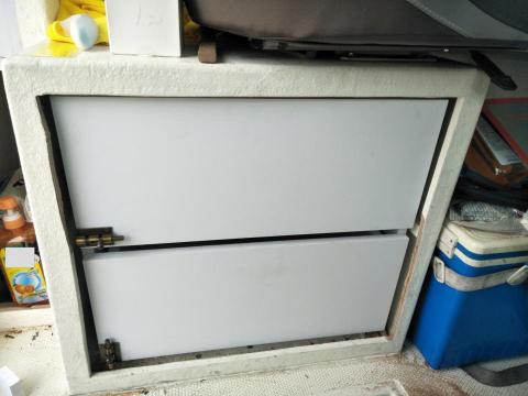 葉光銘 光木業室內裝潢 - 船上原本的櫃體並沒有90度直角
我們再不破壞原本結構前提下
採用了簡單實用的方式