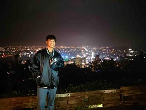 提供應徵服務的專家邱慶維