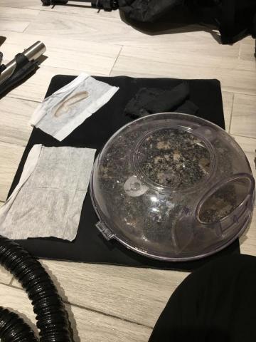 林逸軒 - 這張右手邊為除塵螨出來的效果 左上角濕紙巾模擬我們的肺 左下角則模擬我們空氣清淨機出來的肺