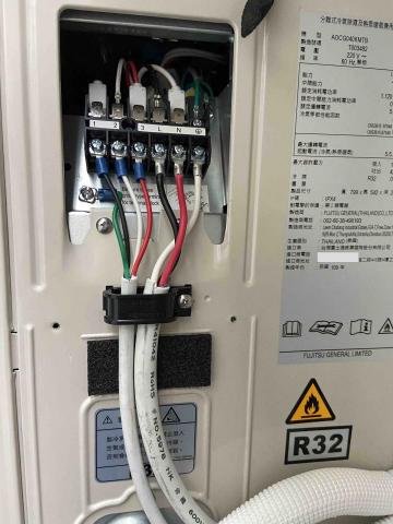 永舜節能有限公司 - 看不到的細節  都要求師傅按部就班 仔細做好  接地一定照實! 永舜節能有限公司 - 看不到的細節  都要求師傅按部就班 仔細做好  接地一定照實!