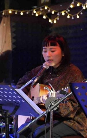 提供吉他教學板橋服務的專家逸馨