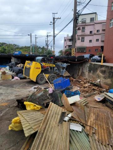 榮泰工程 - 桃園大園區整理農舍，出動山貓