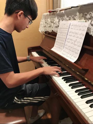 王韵婷-專業鋼琴、樂理教學 - 蕭X辰同學鋼琴課上課實況