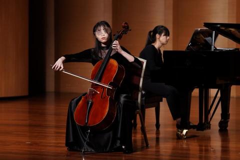 葉昱伶 大提琴老師 - 學生發表音樂會部分照片。2021年於蘆洲功學社音樂廳舉辦師生發表會（共三場），讓學生有更多舞台經驗。

目前學生年齡層幼兒園、小學、國中、高中，一直到60歲的退休人士都有。