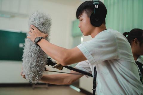 「影 • 響力』專業拍攝/剪輯 韋翰 - 拍片現場擔任 收音組