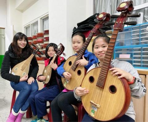 陳芷翎四弦音樂 - 柳琴/中阮教學