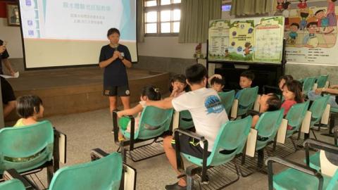 陳宥蓁 - 偏鄉游泳教學服務隊