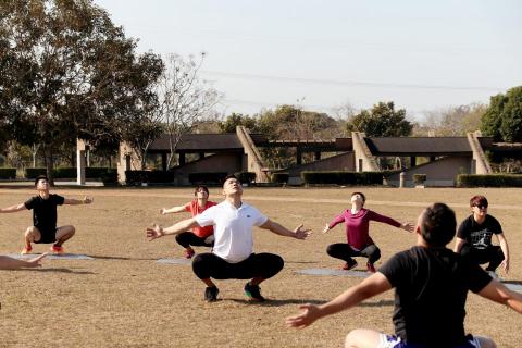 動人(到府健身、瑜伽) - 動人企業包班團課-瑜伽團課 動人(到府健身、瑜伽) - 動人企業包班團課-瑜伽團課