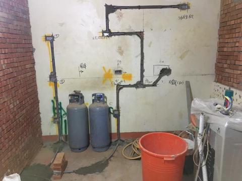 錦洋工程行 - 老屋翻新，按部就班，管路及電源出現口配置