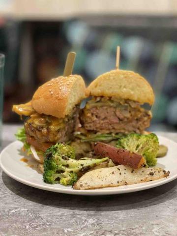 騰老闆 T . Boss (睿騰） - 