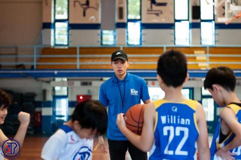 陳冠都 - 在小學年齡層的籃球教學以從事3-4年