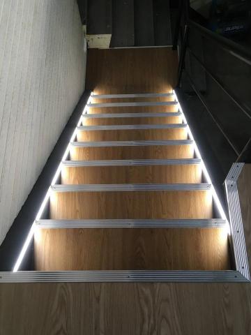 匠匠裝潢_繪居設計所 - LED感應電樓梯，人到即亮燈