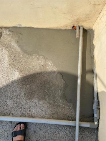 嘉禾工程行 - 防水施工前清洗地面牆壁裂縫補強