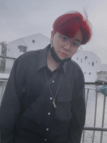 提供髮型服務的專家Ellen hairstylest