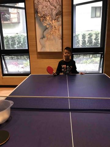 吳萍堉 - 帶一年級弟弟打桌球