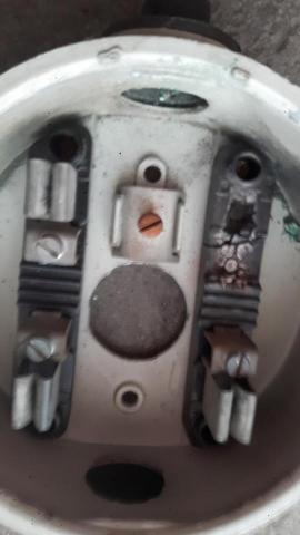 國光水電工程行 - 台電電表底座燒掉（更換前）