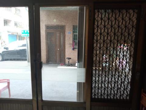 向泰工程工作坊 - 這陣子才幫客戶整理修理鋁門窗的案件
