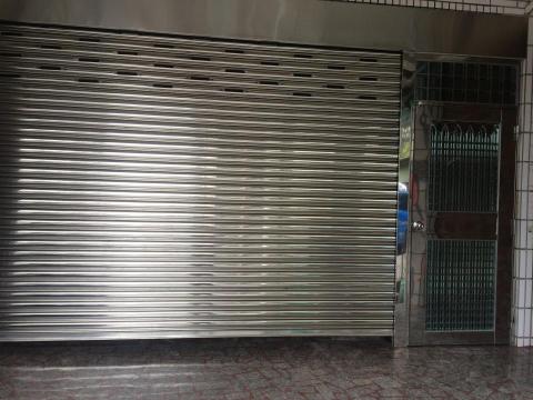 永菘企業社 - 鐵捲門